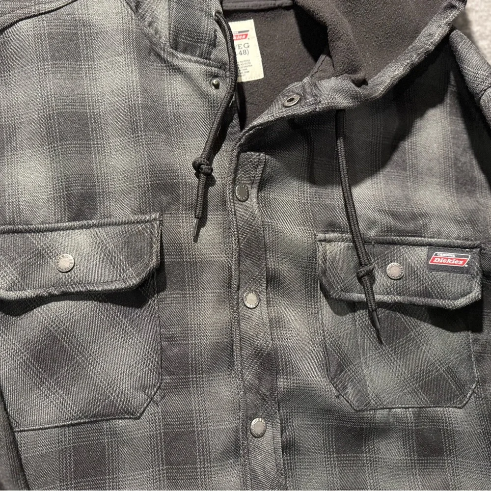 Dickies Fleece Lined Jacket mens XL 46-48 plaid gray black snap button up heavy - Picture 3 of 11